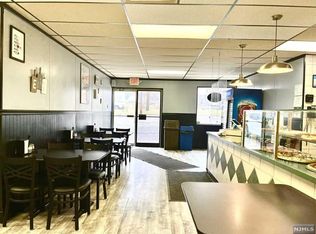 29 Lakeside Blvd, Hopatcong, NJ 07843