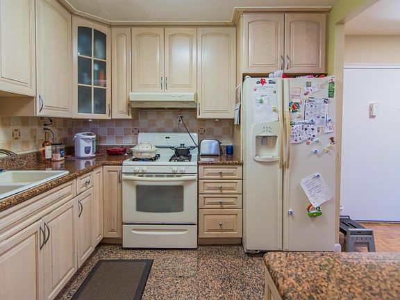 3rd image of 2185 Lemoine Ave APT 3O