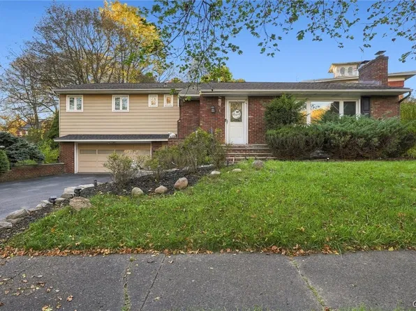 100 Bradford Pkwy, Syracuse, NY 13224