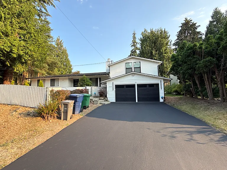 Entrance with 2 car garage