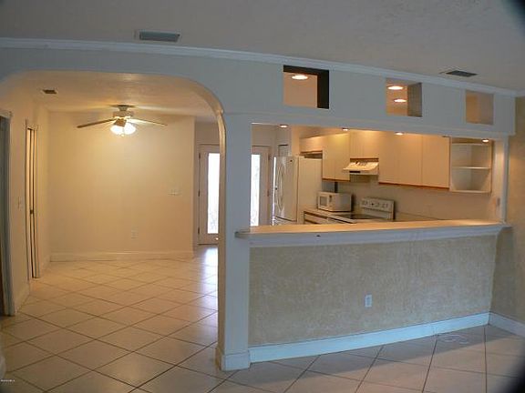 3rd image of 212 Cherie Down Ln