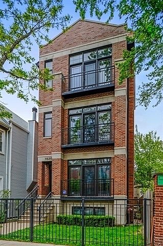 1st image of 1520 W Diversey Pkwy #1