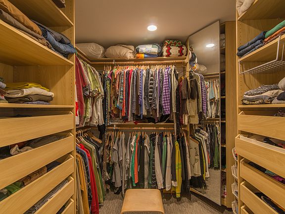 Master Closet w/Built-Ins