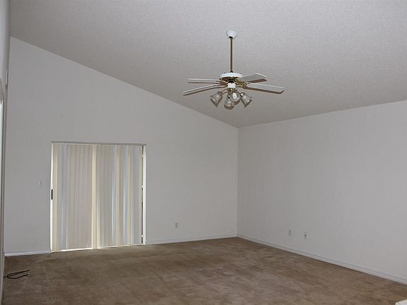 2nd image of 3938 Sunny Manor Cir