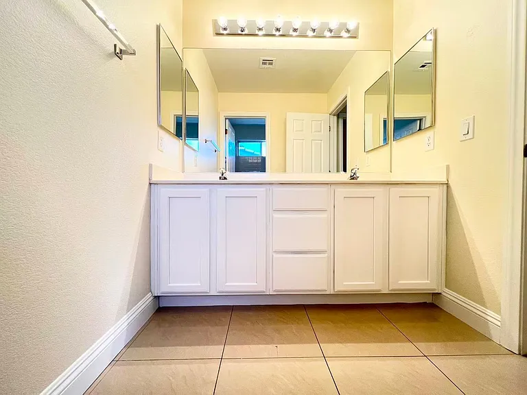 9891 Ridge Hill Ave — Photo 16