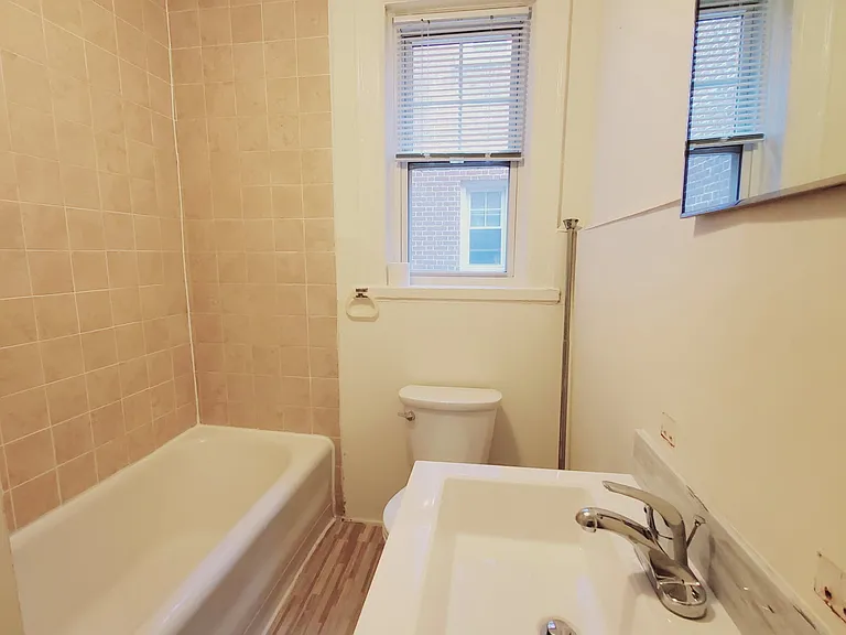 639 Summer St #Q — Photo 5
