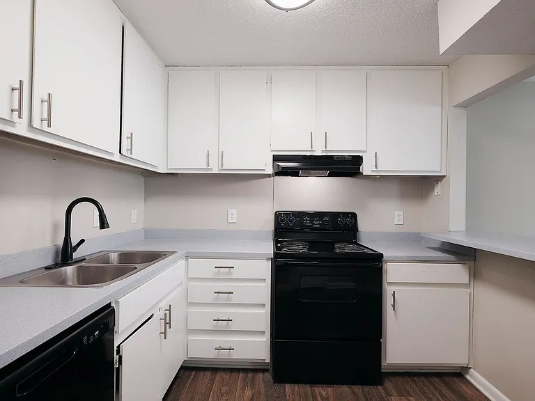 Hampton Hall | Comfort, Convenience, & Community All In One — Photo 382