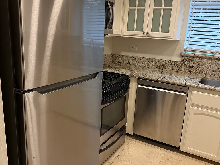 14911 Moorpark St #1 — Photo 8