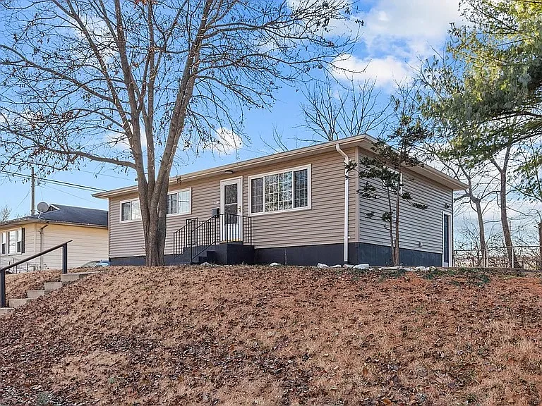 3 bed, 1500 sqft, $1,950 — Photo 2