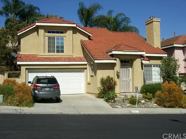 811 Fuchsia St — Photo 3