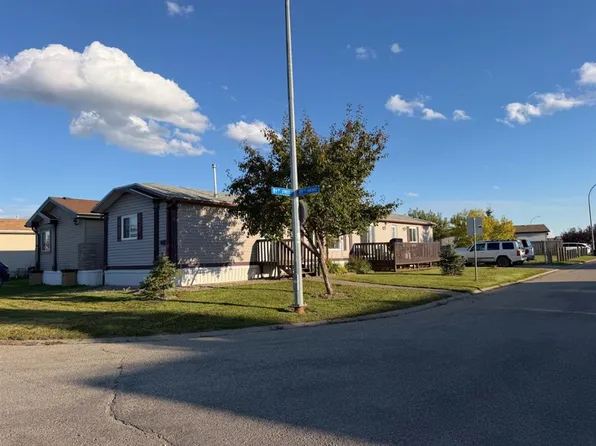8865 W 89th Ave, Grande Prairie, AB T8X 0G1