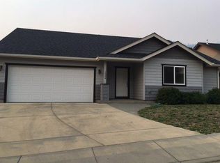 1324 NE Beavilla Vw, Grants Pass, OR 97526