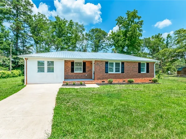 716 Woodmont Cir, Anderson, SC 29624