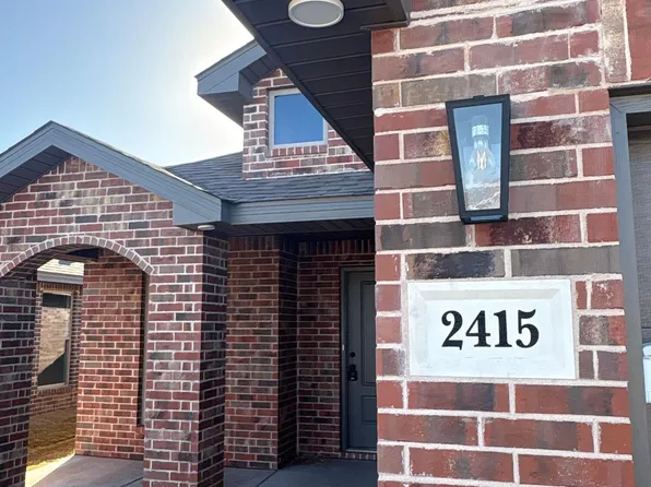 2415 Aberdeen Ave, Wolfforth, TX 79382