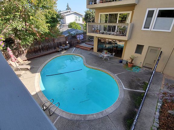 2nd image of 828 N El Camino Real Unit 3