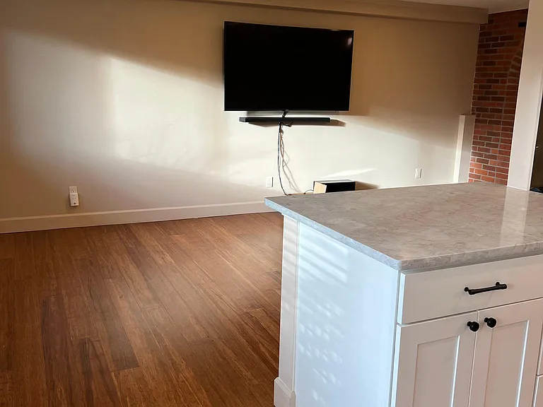 2332 Minor Ave E #8 — Photo 4