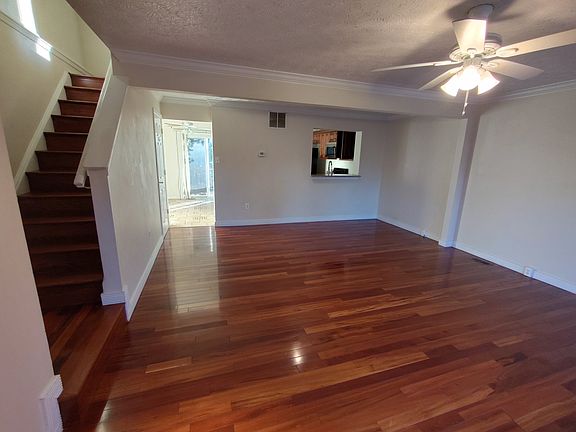 Bay Window Living Room With Cherry Floor