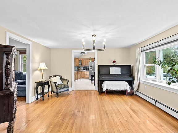 4th image of 59 Captain Peirce Rd