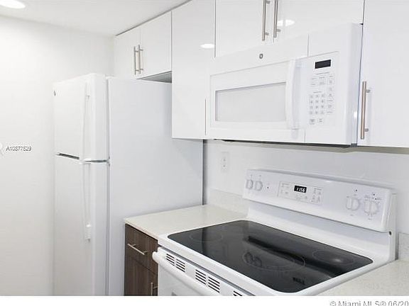 2nd image of 1337 W 49th Pl #317A