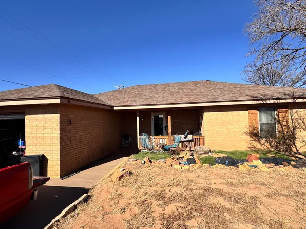 302 E 15th St, Wolfforth, TX 79382