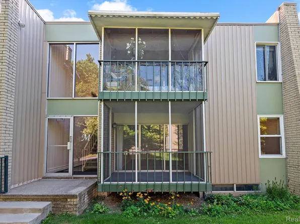 32805 Fargo St, Livonia, MI 48152