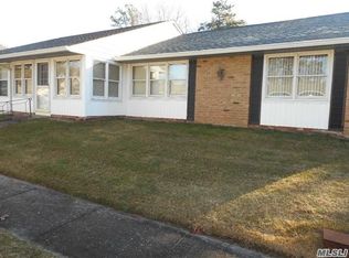 296 Cardiff Ct UNIT D, Ridge, NY 11961