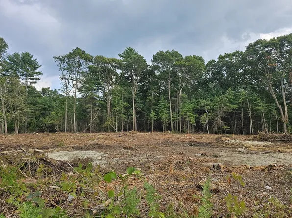 2 Range Ave, Taunton, MA 02780