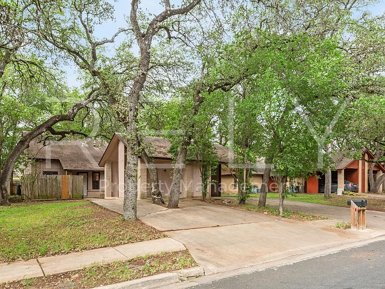 1005 Milford Way #A — Photo 4