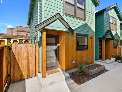 1410 SE Claybourne St #C, Portland, OR, 97202