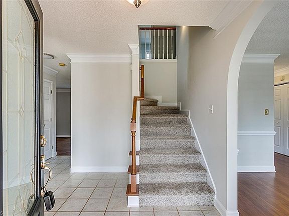 3rd image of 1230 Glenfield Dr