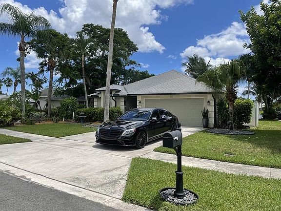2nd image of 52 Heather Cove Dr