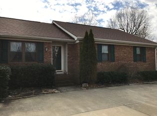 225 Castlebury Cir, Paducah, KY 42003