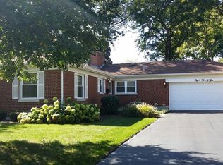 822 S Arlington Heights Rd, Arlington Heights, IL 60005