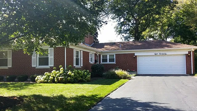 822 S Arlington Heights Rd photo 1