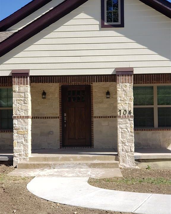 2nd image of 704 S Clinton Ave