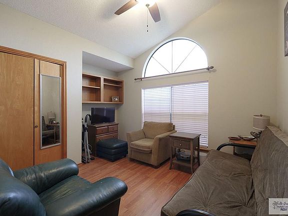 5th image of 2310 Lazy Lake Dr