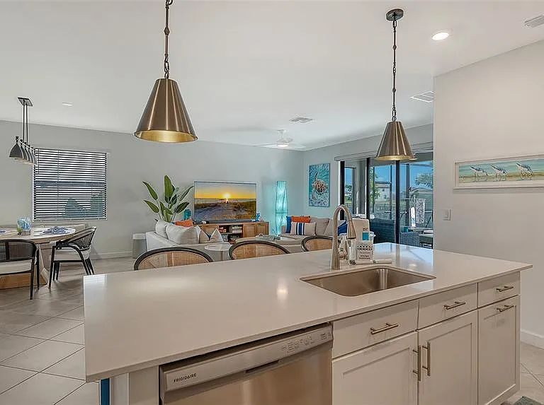 5225 Blue Crush St — Photo 16