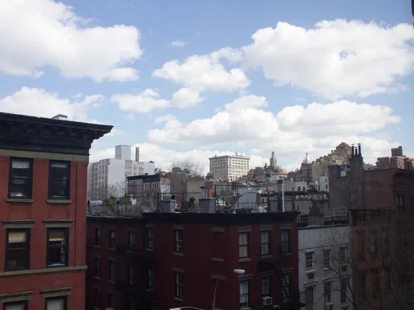 148 Waverly Place image 1 of 9