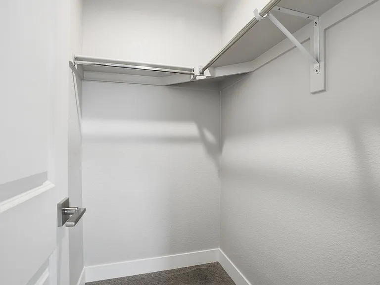 1518 N Newton St — Photo 36