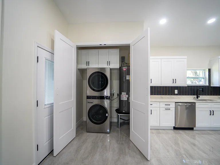 2902 Robinson Rd — Photo 13