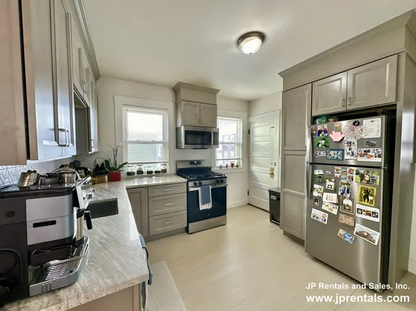 369 Centre St #2, Dorchester, MA 02122