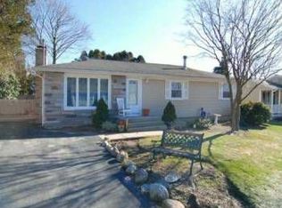 37 Horta Dr, West Warwick, RI 02893