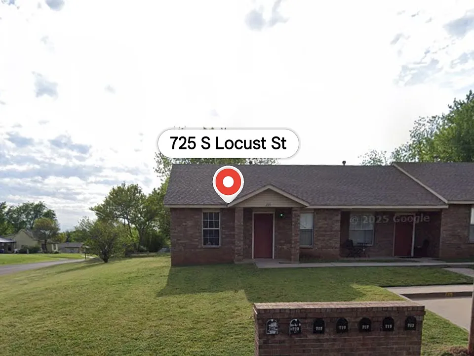 725 S Locust St #725