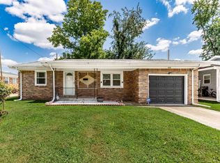 1009 N Fairlawn West Cir, Evansville, IN 47711