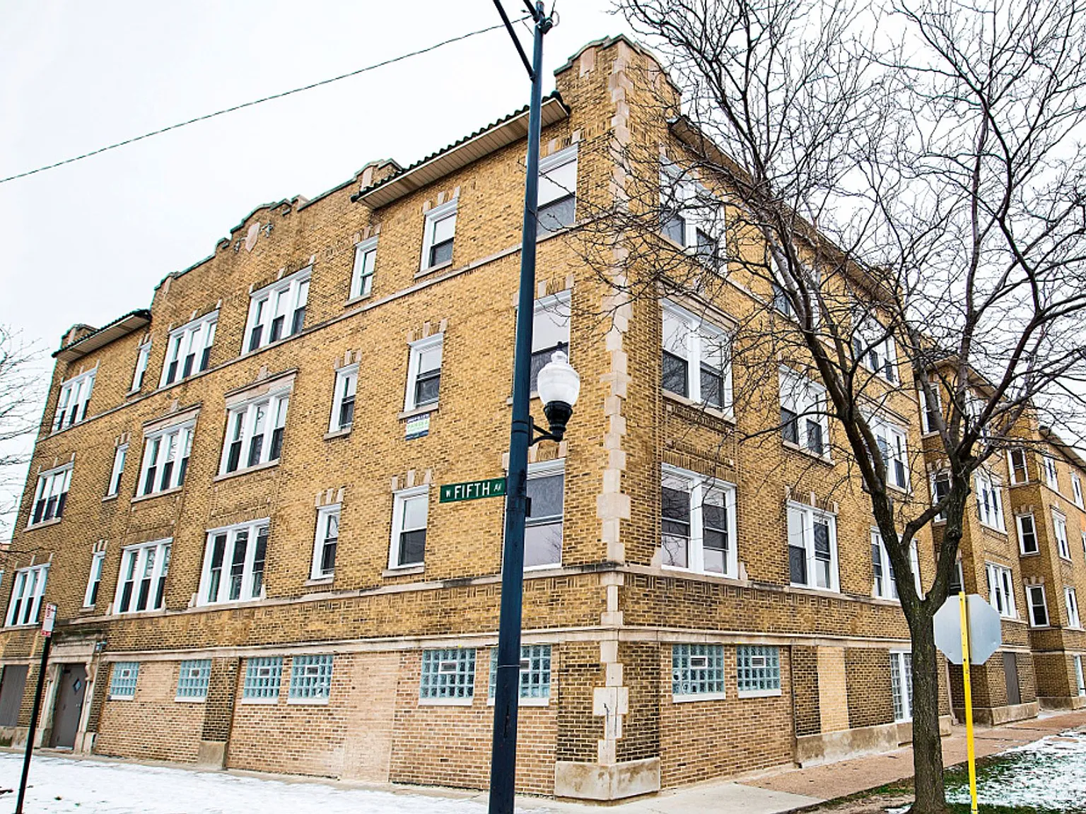701 S Karlov — Photo 2