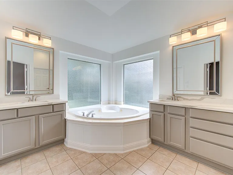 6015 Nash Creek Ct — Photo 34