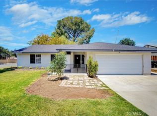 895 W Crestview St, Corona, CA 92882