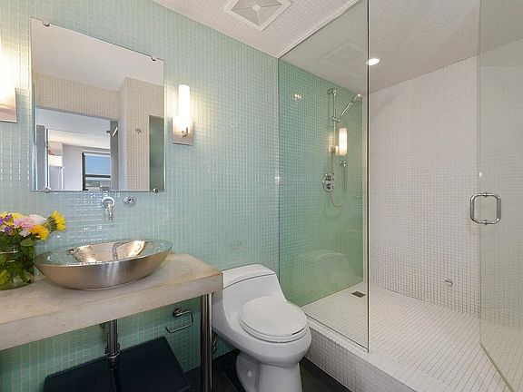 5th image of 130 E 18th St APT 15E