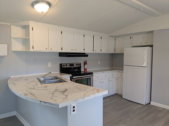 4th image of 46412 Chapman Dr #77