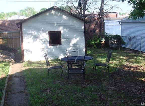 3rd image of 3616 Lawn Ave